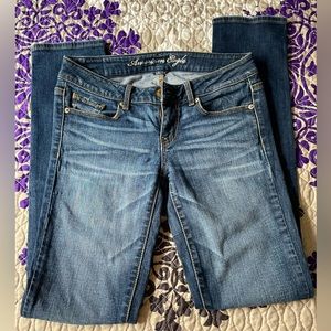American Eagle size 4 Skinny Stretch Jeans in a medium wash